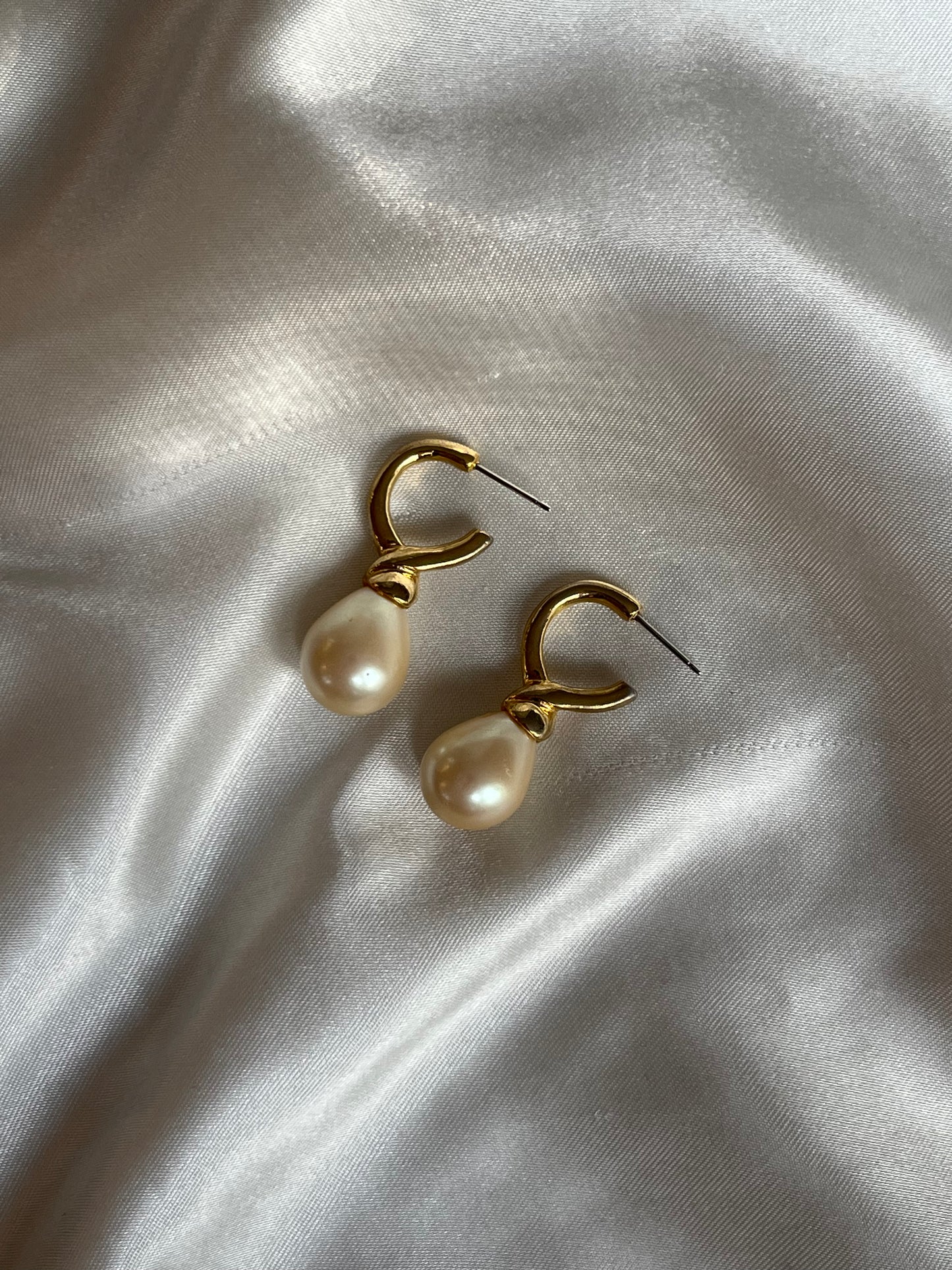 Vintage Gold Pearl Drop Earrings